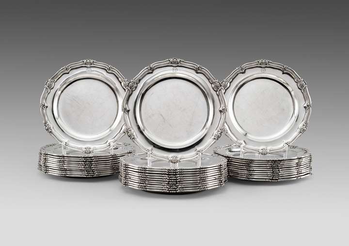 A Set of Thirty-Six George IV Regimental Dinner Plates